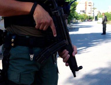 Μπλόκα και έλεγχοι της ΕΛ. ΑΣ. στο Μενίδι - Στο σημείο ΟΠΚΕ και ΜΑΤ (φωτό)
